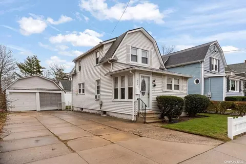 1019 Walsh Ave, Woodmere, NY 11598