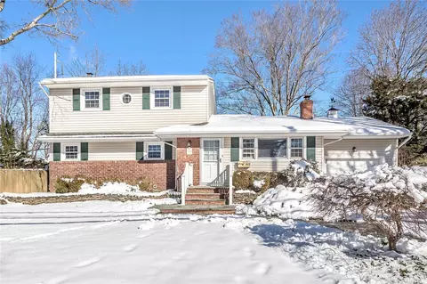 63 Miller Blvd, Syosset, NY 11791