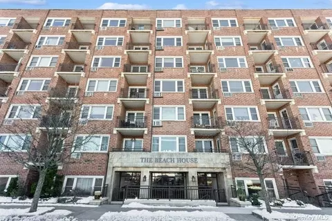 740 E Broadway #6L, Long Beach, NY 11561
