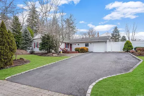 2865 Pond Rd, Ronkonkoma, NY 11779