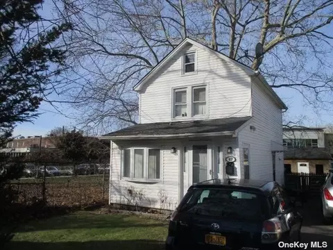 87 Harbor Rd, Port Washington, NY 11050