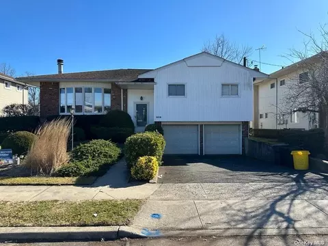 839 Lowell St, Woodmere, NY 11598