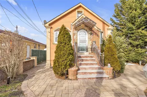 72 Shaw Ave, Valley Stream, NY 11580