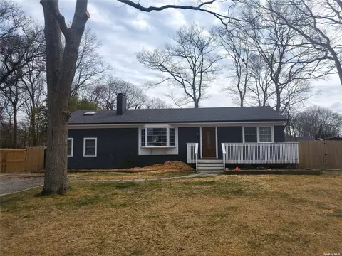 166 Somerset Ave, Mastic, NY 11950