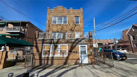1443 Oakley St, Bronx, NY 10469