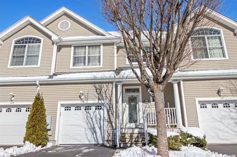 132 Emilys Way #132, Setauket, NY 11733