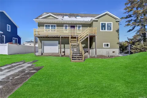 64 W Marine Ave, Lindenhurst, NY 11757