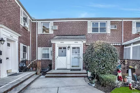 264-28 B Langston Ave #264-28, Glen Oaks, NY 11004