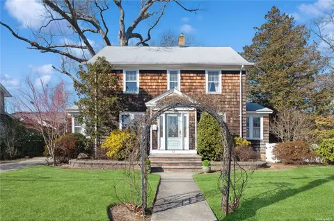 43 Driscoll Ave, Rockville Centre, NY 11570
