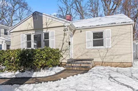 39 Deepdale Dr, South Huntington, NY 11746