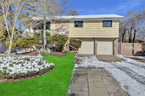 239 Manhasset St, Islip Terrace, NY 11752