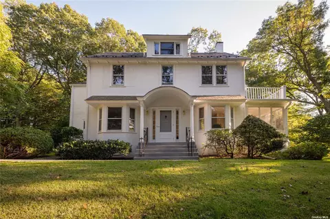 326 Mill Hill Rd, Mill Neck, NY 11765