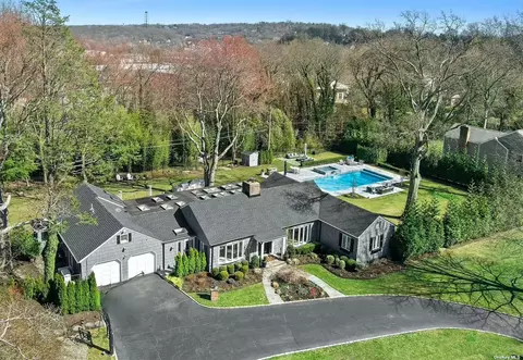 10 Birchdale Ln, Port Washington, NY 11050