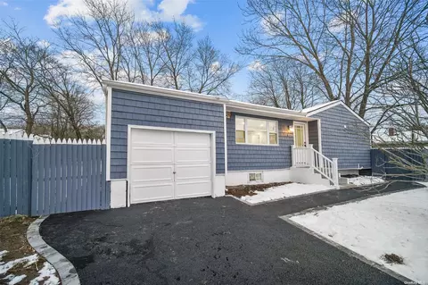 939 Americus Ave, Patchogue, NY 11772