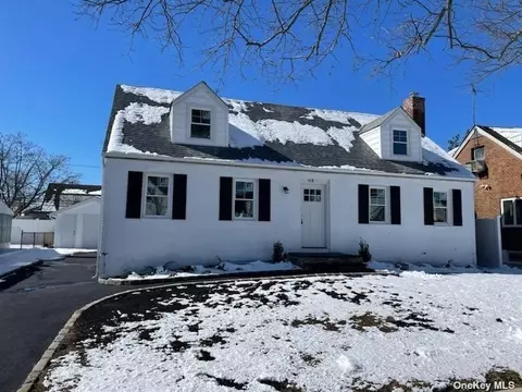 116 Roberta St, Valley Stream, NY 11580