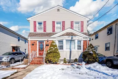 55 W Fenimore St, Valley Stream, NY 11580
