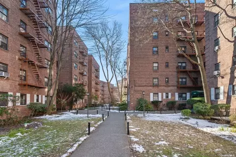 118-66 Metropolitan Ave #6B, Kew Gardens, NY 11415
