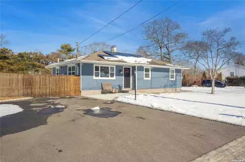 225 Patchogue Ave, Mastic, NY 11950