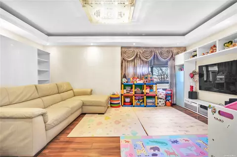 141-10 25th Rd # 4B, Flushing, NY 11354