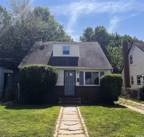 34 Homan Blvd, Hempstead, NY 11550