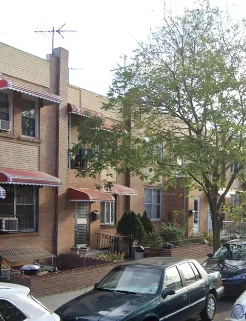 79-40 Elks Rd, Elmhurst, NY 11373
