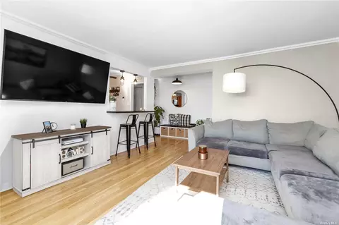 209-10 41st Ave #3C, Bayside, NY 11361