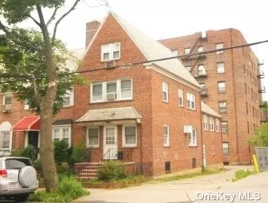 31-12 55th St, Woodside, NY 11377