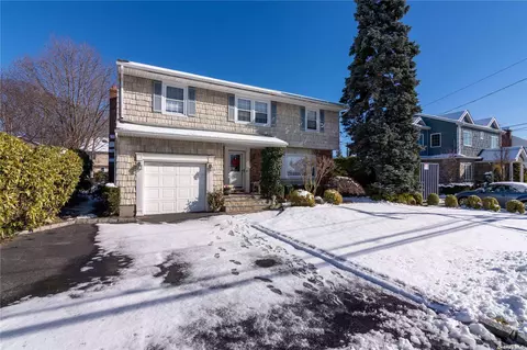 1589 Beech St, Wantagh, NY 11793