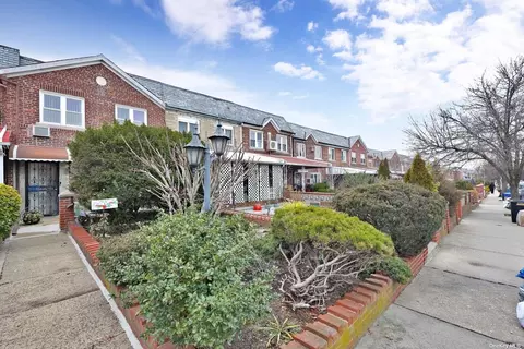 62-36 81st St, Middle Village, NY 11379
