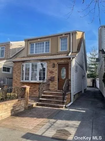 53-39 70th St, Maspeth, NY 11378