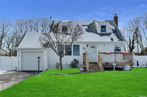 102 Tree Rd, Centereach, NY 11720