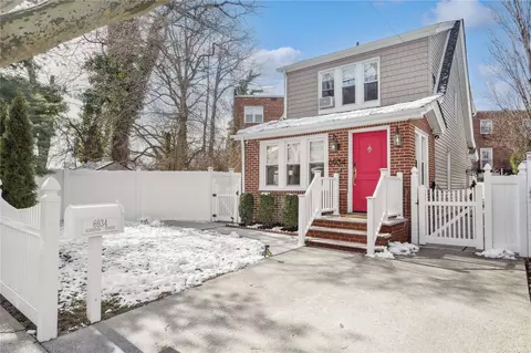 69-34 Alderton St, Rego Park, NY 11374