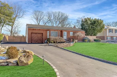 9 Carldon Rd, Commack, NY 11725