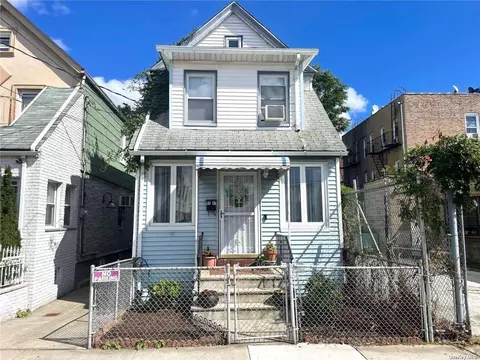 97-47 106th St, Ozone Park, NY 11416