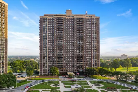 27010 Grand Central Pkwy #23L, Floral Park, NY 11005