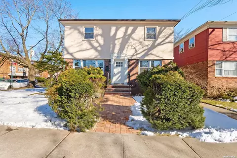 65-03 165th St, Flushing, NY 11365