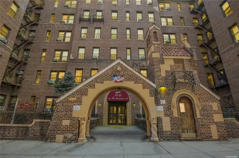 37-21 80 St #5N, Jackson Heights, NY 11372