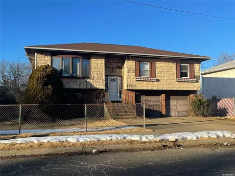 399 N Virginia Ave, Massapequa, NY 11758
