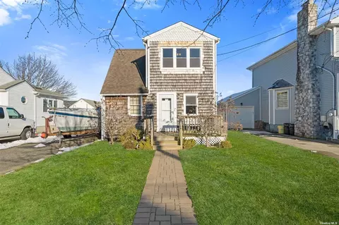 97 Forest Ave, Massapequa, NY 11758