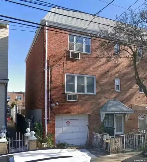 50-19 67th St, Woodside, NY 11377