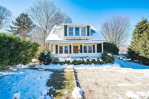 811 Park Ave, Huntington, NY 11743