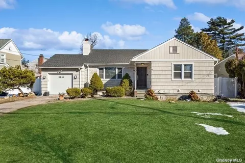 2581 Grand Ave, Baldwin, NY 11510