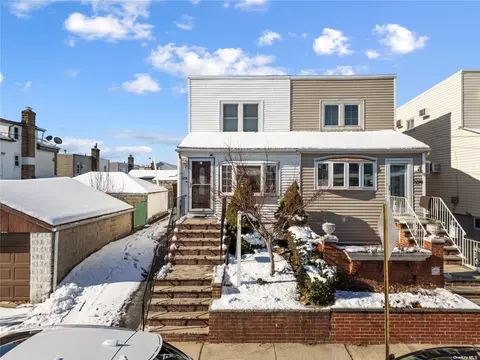 32-50 202nd St, Bayside, NY 11361