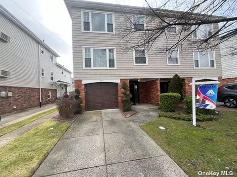 89-04 Aubrey Ave, Glendale, NY 11385