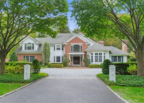55 Horse Hollow Rd, Locust Valley, NY 11560