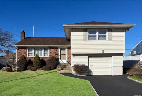 3887 Lawrence Rd, Seaford, NY 11783
