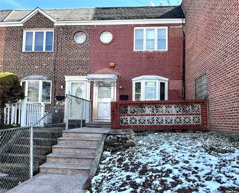 10-13 115th St, College Point, NY 11356
