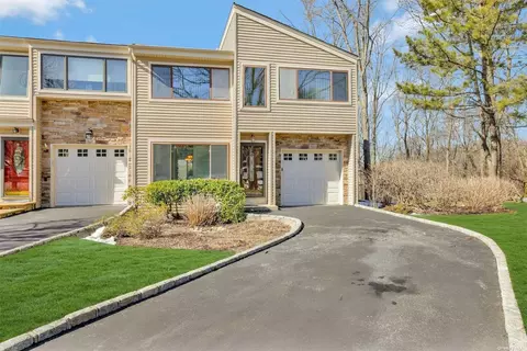 123 Lisa Dr #123, Northport, NY 11768