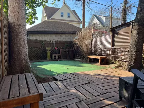 87-54 115th St, Richmond Hill, NY 11418