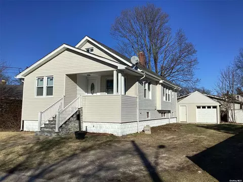 153 East Ave, Freeport, NY 11520